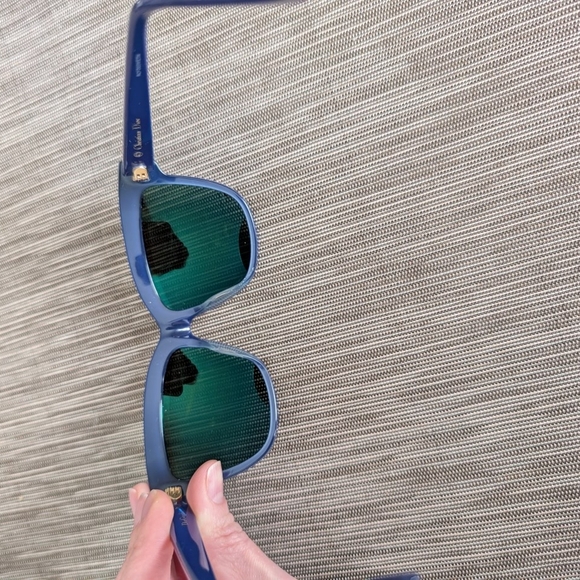 DIOR Graphic Collection, Like New - Picture 6 of 12